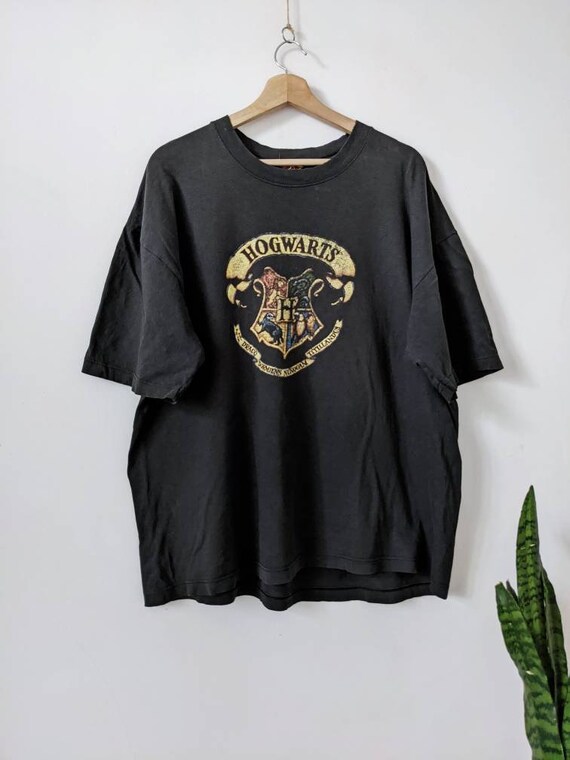 Vintage Hogwarts T-shirt Harry Potter Movie Merch - Etsy