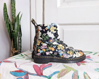 Flower Boots Dr Martens Darcy Floral 1460 Pascal Martens Boots