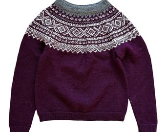 Jersey de lana nórdico morado vintage: jersey islandés con canesú Fair Isle (talla M)
