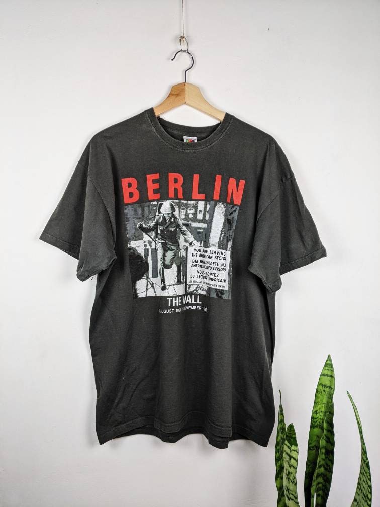 penge Uventet hende Vintage Berlin the Wall T-shirt 1989 Retro Merch BRD Germany - Etsy