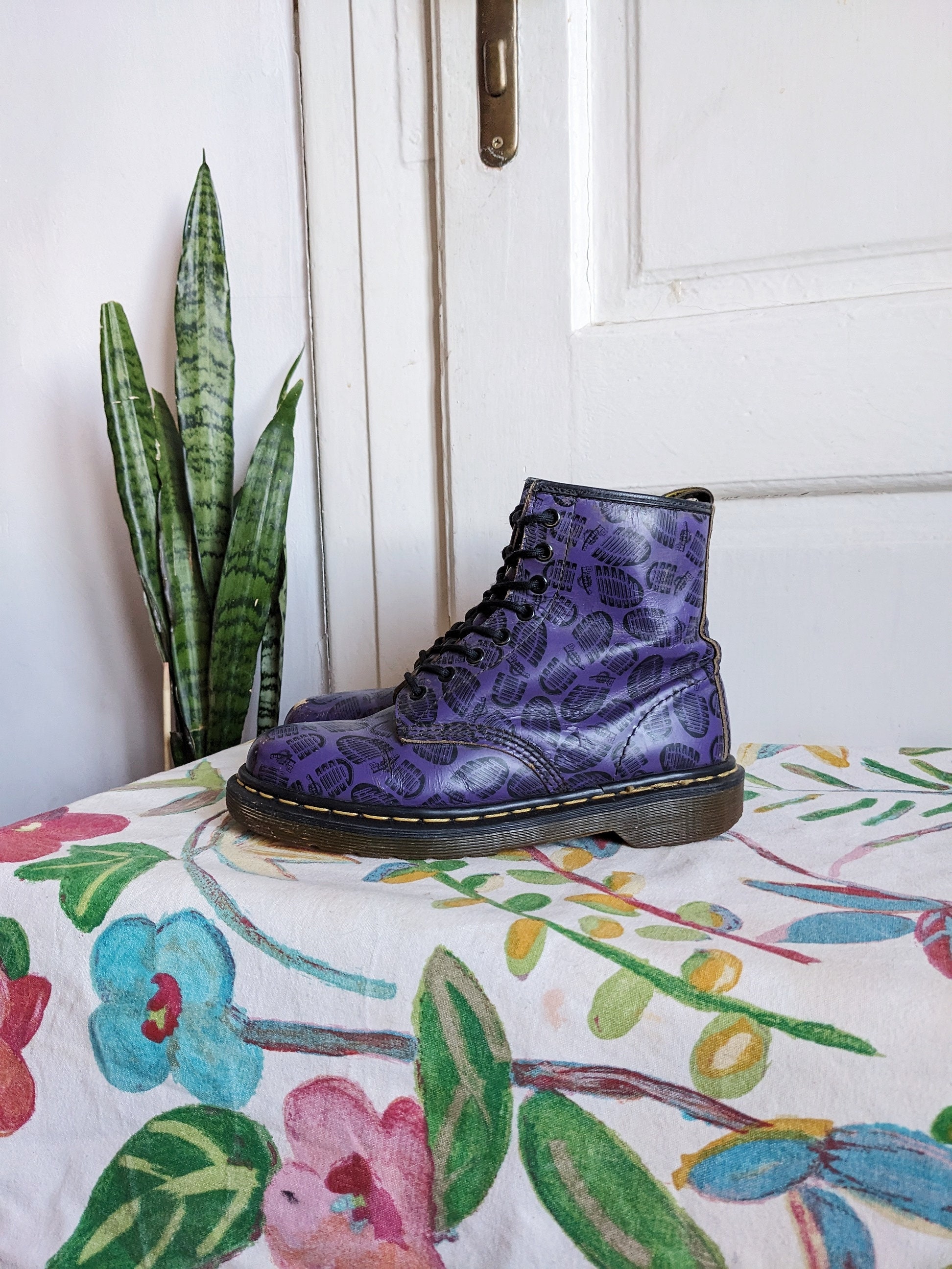 Martens moradas sale