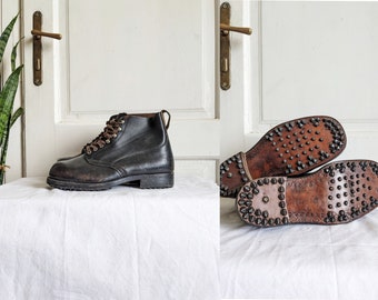 WWII Swiss Army Mountain Hobnail Boots Shoes Size US 9,5 EUR