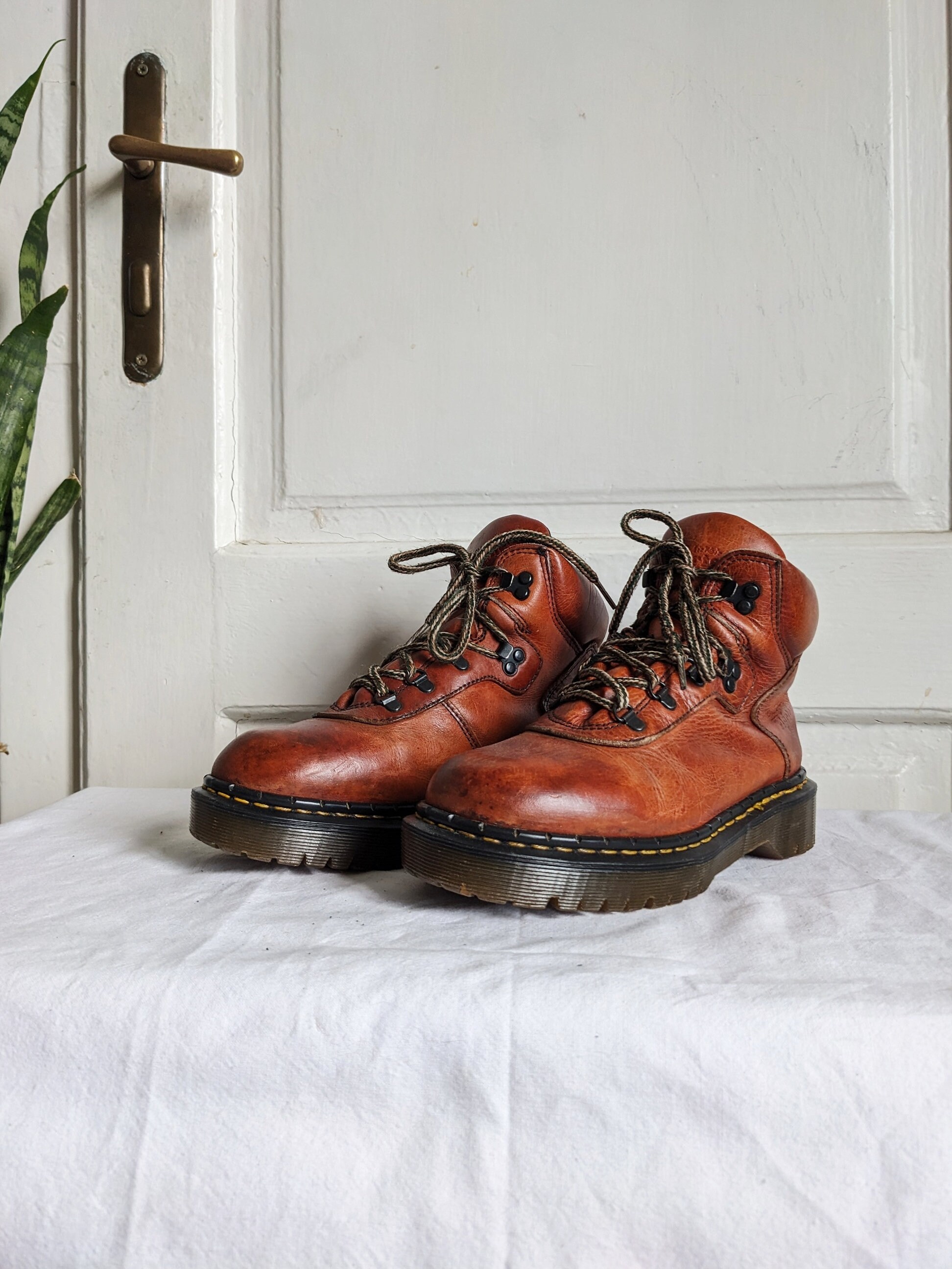 Vintage Dr Martens Chunky Boots 8280 Platform Brown Leather Vintage Dr Martens Chunky Boots 8280 Platform Brown Leather