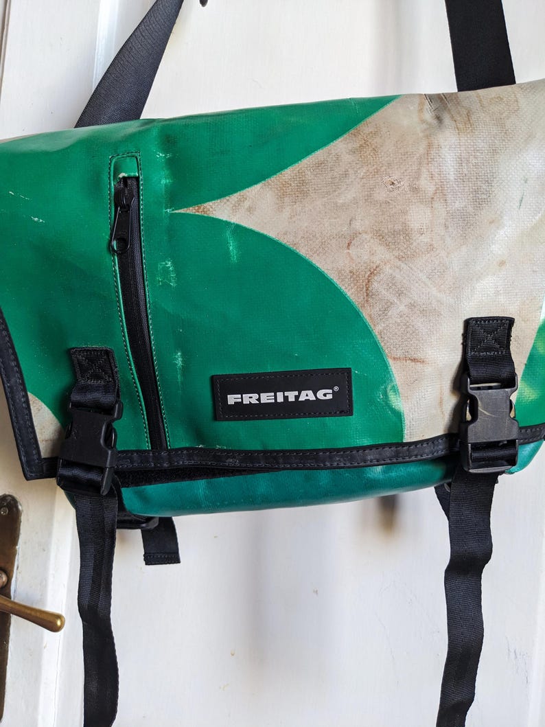 Freitag F17 Joe Messenger Bag Shoulder image 3