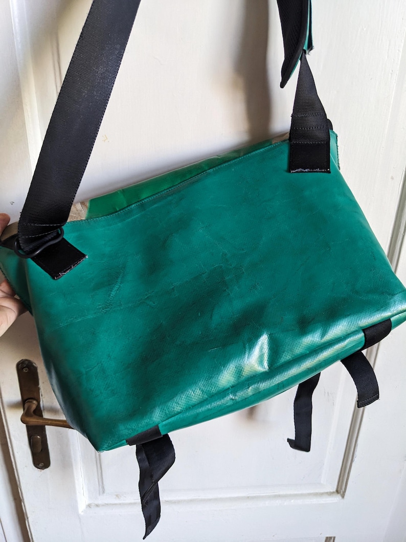 Freitag F17 Joe Messenger Bag Shoulder image 9