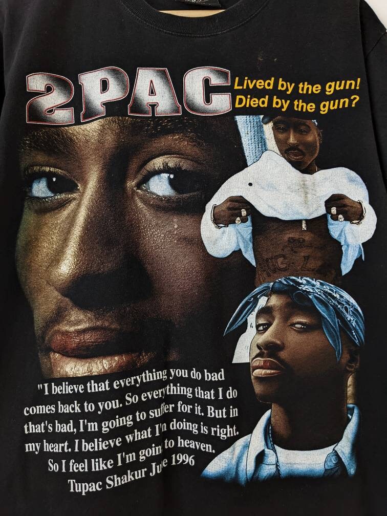 vintage 2PAC newspaper shirts dz vintage 2PAC newspaper shirts dz
