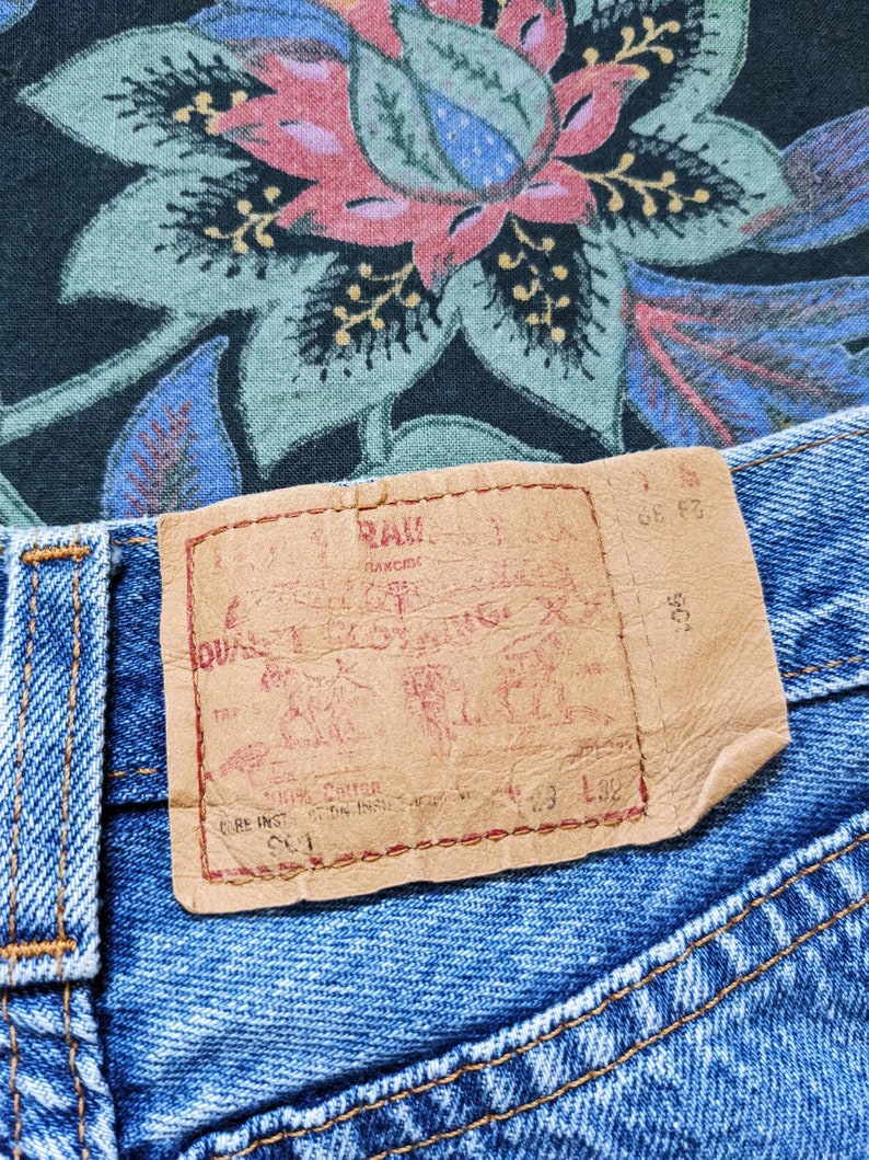 Vintage Levi's 901 Boyfriend Jeans USA 80s Stone Washed Mom Jeans image 5