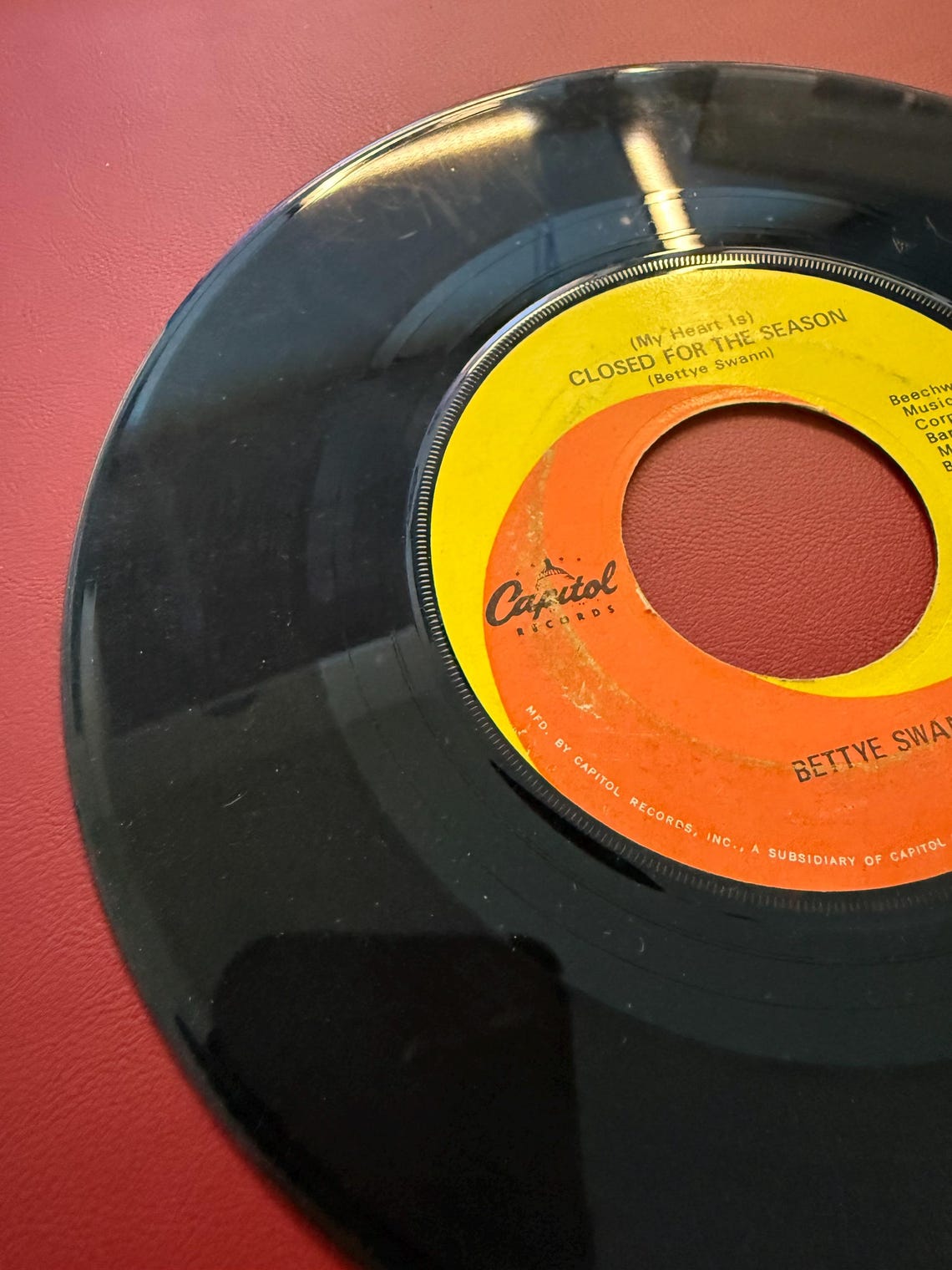 Bettye Swann - Closed For The Season Don't Touch Me CAPITOL 2382 45 VINYL 7", photo 2 of 5