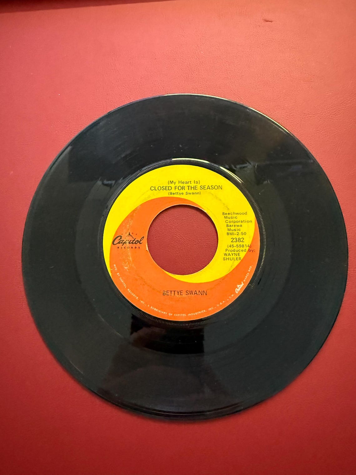 Bettye Swann - Closed For The Season Don't Touch Me CAPITOL 2382 45 VINYL 7", photo 1 of 5
