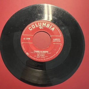 1953 Tony Bennett: Stranger In Paradise 45-toeren 7" vinylplaat (COLUMBIA)