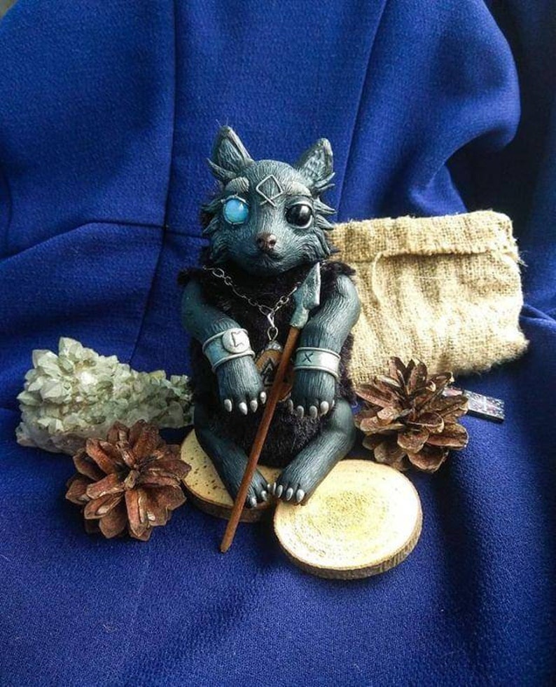 Odin/'s wolf altar totem