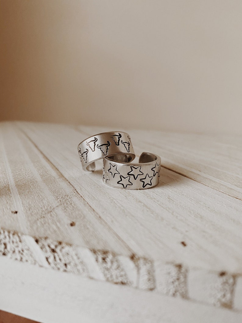Medium Width Star Ring