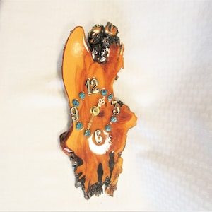Clock, wall clock,Wooden, Battery powered,  Vintage hand made