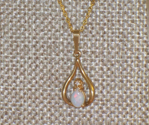 Vintage 14K Gold Teardrop Natural Opal Pear shape… - image 9