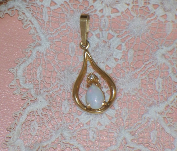 Vintage 14K Gold Teardrop Natural Opal Pear shape… - image 6