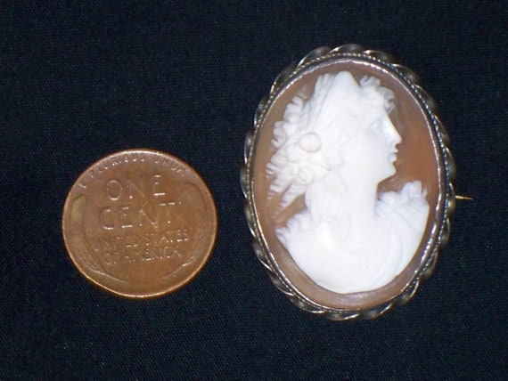 Antique Sardonyx Shell Cameo Brooch Silver Vintag… - image 1