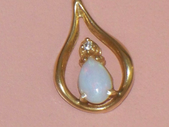 Vintage 14K Gold Teardrop Natural Opal Pear shape… - image 3