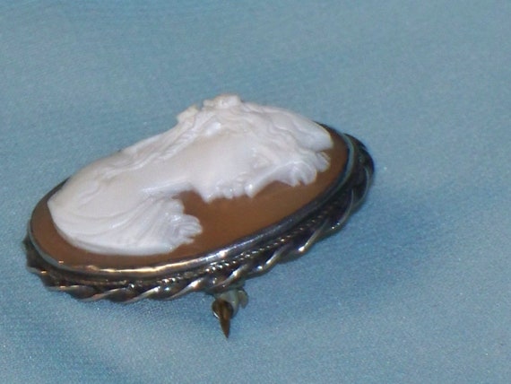 Antique Sardonyx Shell Cameo Brooch Silver Vintag… - image 4