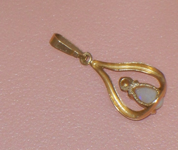 Vintage 14K Gold Teardrop Natural Opal Pear shape… - image 10