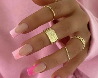 Uñas francesas rosas a presión / Uñas largas tipo ataúd a presión / Uñas largas rosas / Uñas rosas tipo ataúd / Uñas acrílicas rosas a presión / Set de uñas acrílicas rosas