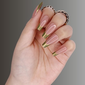24pcs Green Gold Coffin Press On False| Nails with Design| Press On Nail Short| Glue On Nail| Manicure Set| Nail Press On| Fake Nail Set