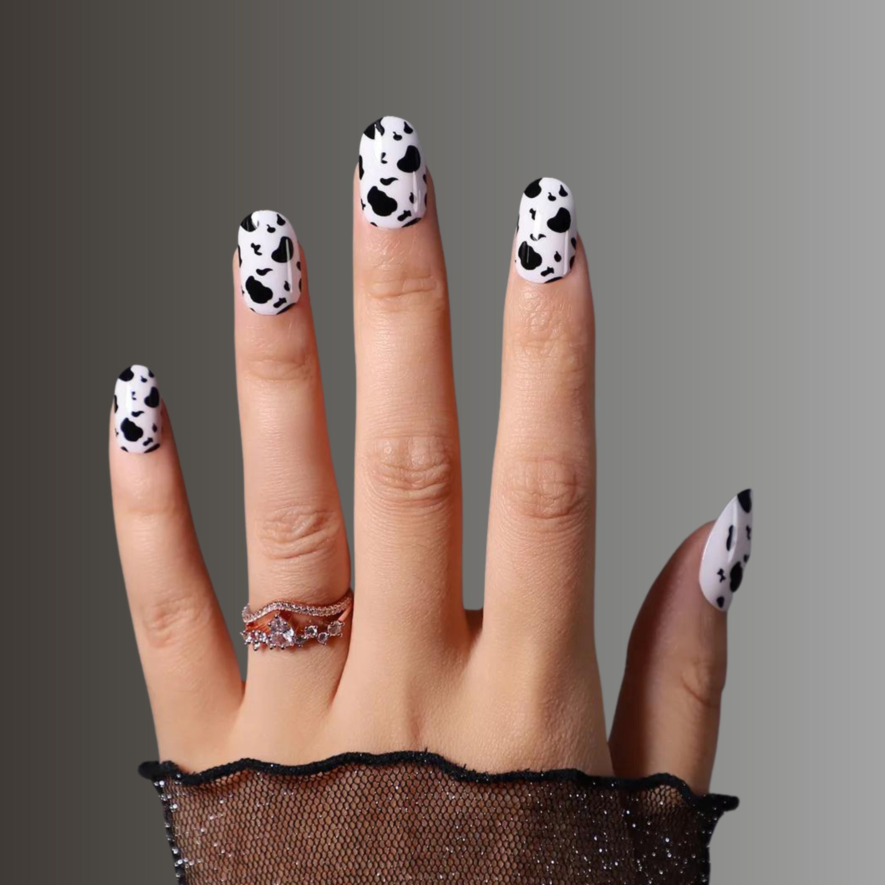 Froggy cow print nails 🩷 : r/NailArt