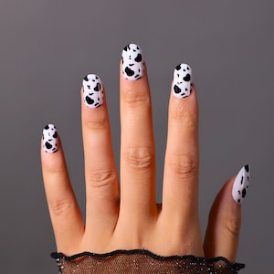 24 Pcs Cow Print Press On Nails | Black White Short Press On Nails | Fake Nails | Glue On Nails | Nails Press On | Short Rounded Nail Design