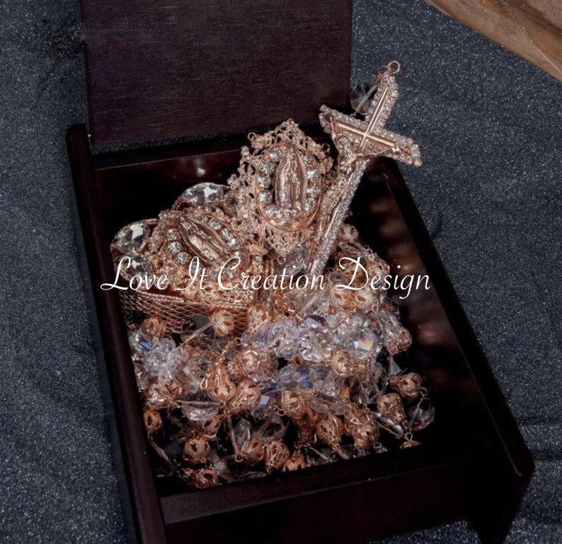 Set de Rosario, Arras y Lazo/Set of Rosary, Arras and Beautiful Wedding Lasso and Matching Rosary and Arras P44-JL220 image 3