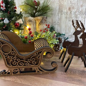 Miniature sleigh for home decor, stained, gold or red and gold, Christmas centerpiece, mantel, gift presentation afbeelding 2