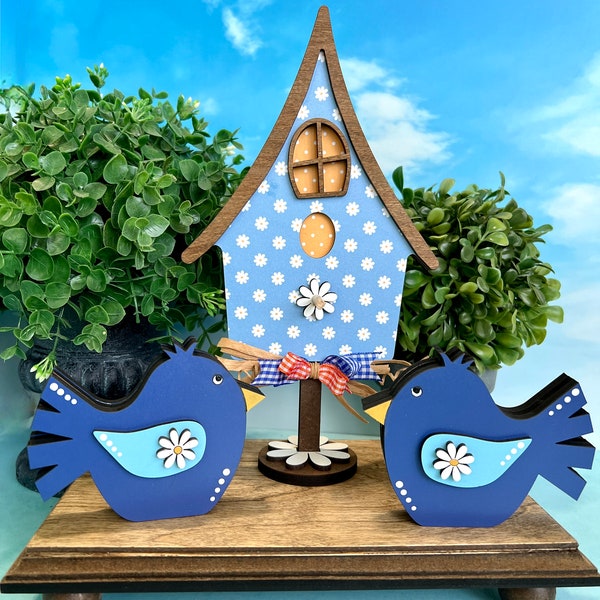 Chunky bluebird shelf sitter, decorative birdhouse, spring and summer decor, daisy theme