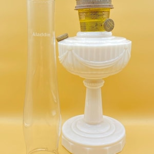 Aladdin Lincoln Drape Milkglass Oil Lamp