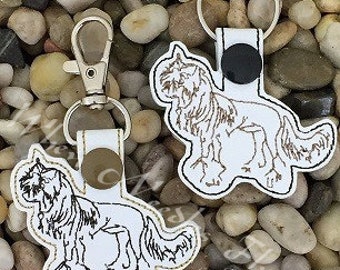 Diseño de la máquina de bordar para un en el aro chino crested perro Snap pestaña / llavero