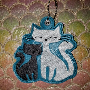 Embroidery Machine Design for a In the Hoop Two Cats keyfob, keychain 4x4