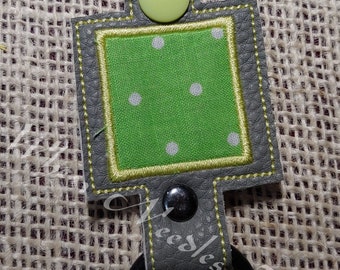 En el aro cuadrado applique agua botella portabotellas diseño de bordado