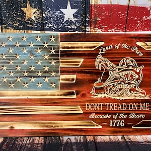 US Rustikale holzverbrannte Gadsden-Flagge, Treten Sie nicht auf mir amerikanische Flagge - Mannhöhlenholzflagge