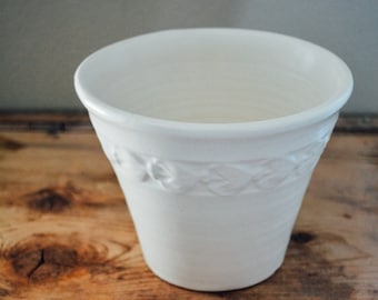 MidCentury Beige Planter Leaf Pattern - Vintage Planter 5" diameter, Vintage Pottery, cream vintage planter, midcentury planter, beige