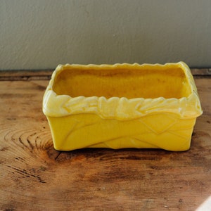 McCoy Yellow Planter, McCoy Planter c1940s, McCoy Planter with Floral Pattern, Succulent Planter, Vintage McCoy Pottery, Yellow Mccoy