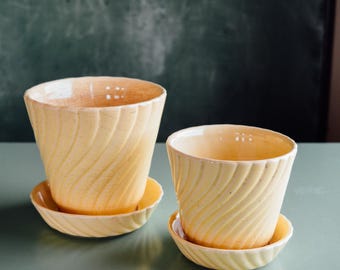 Vintage Brush McCoy Yellow Planter Set of 2, Vintage Brush McCoy Planters, Vintage Pottery, Spring Decor