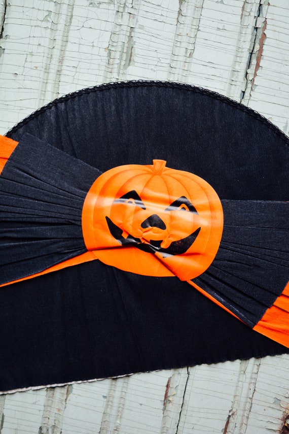 Vintage Halloween Crepe Paper Hat with Dennison Hallo… Gem