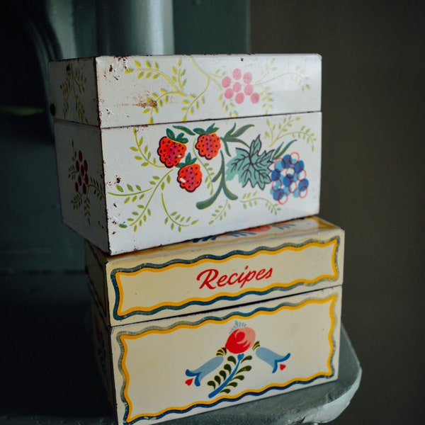 Vintage Recipe Box, Vintage Tin Recipe Holder, Recipe Tin Box, Vintage Kitchen, Kitsch, Recipe Box, Tin Vintage