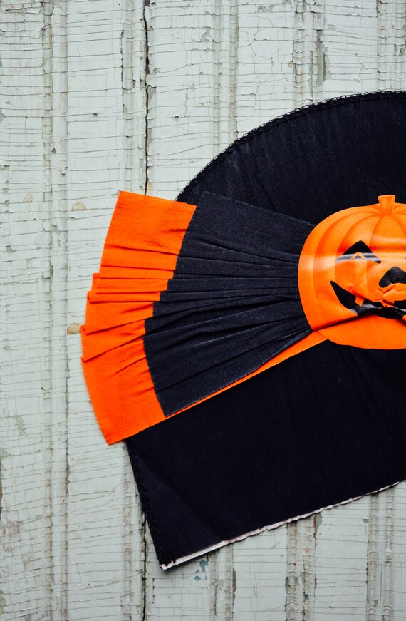 Vintage Halloween Crepe Paper Hat with Dennison Hallo… Gem