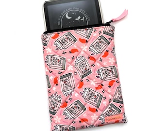 Kindle Sleeve, extra spicy books | cotton fabric, zippered ereader pouch, kindle case with zipper