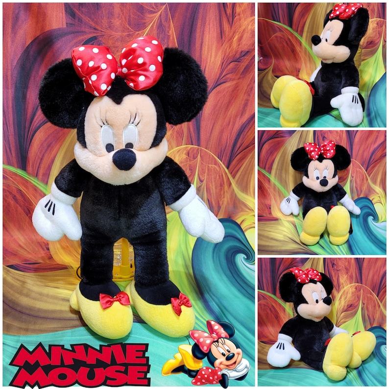 K&ouml;nnte beinhalten: Eine Pl&uuml;schpuppe von Minnie Mouse, mit einem schwarzen K&ouml;rper, wei&szlig;en Handschuhen und gelben Schuhen mit roten Schleifen. Die Puppe hat eine rote Schleife mit wei&szlig;en Punkten auf dem Kopf. Das Bild enth&auml;lt mehrere Ansichten der Puppe.