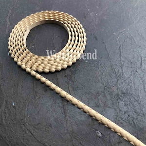 WoodUbend Renaissance Bead Trim, 215 cm x 0.8 cm. molding SKU TR 752, bendable when heated.