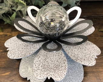 White Solar Flower, Outdoor Solar light, Metal Flower, Solar light for garden, Outdoor centerpiece, outdoor party centerpiece, gift for mom