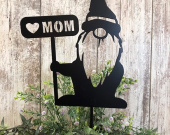 Mom Gnome Stake, gnome, garden gnome, mom stake, metal art, garden stake, Mother’s Day, garden gifts
