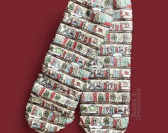 Christmas Bookshelf Socks: Hand-Drawn Book Lover Gift