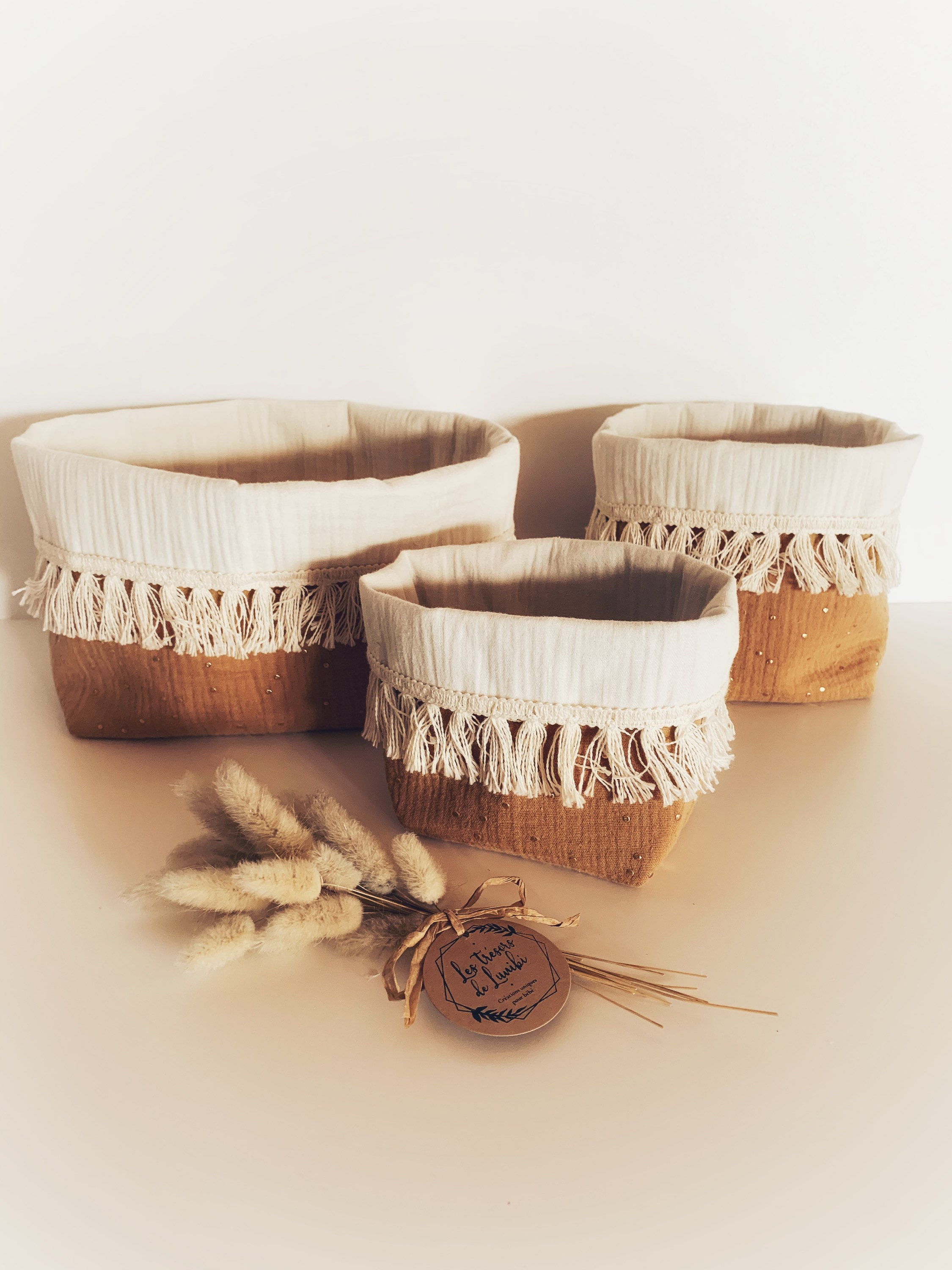 Paniers/ Corbeilles/Vide Poche , de Style Bohème Chic avec Son Galon Frange Naturel .