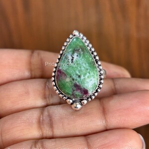 Anillo de zoisita con rubí y pera, hecho a mano en plata de ley, estilo bohemio.