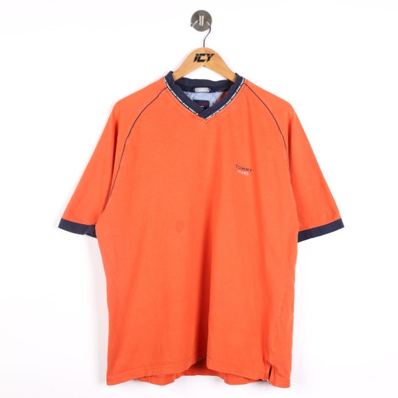 Vintage Tommy Hilfiger V-neck T-shirt 